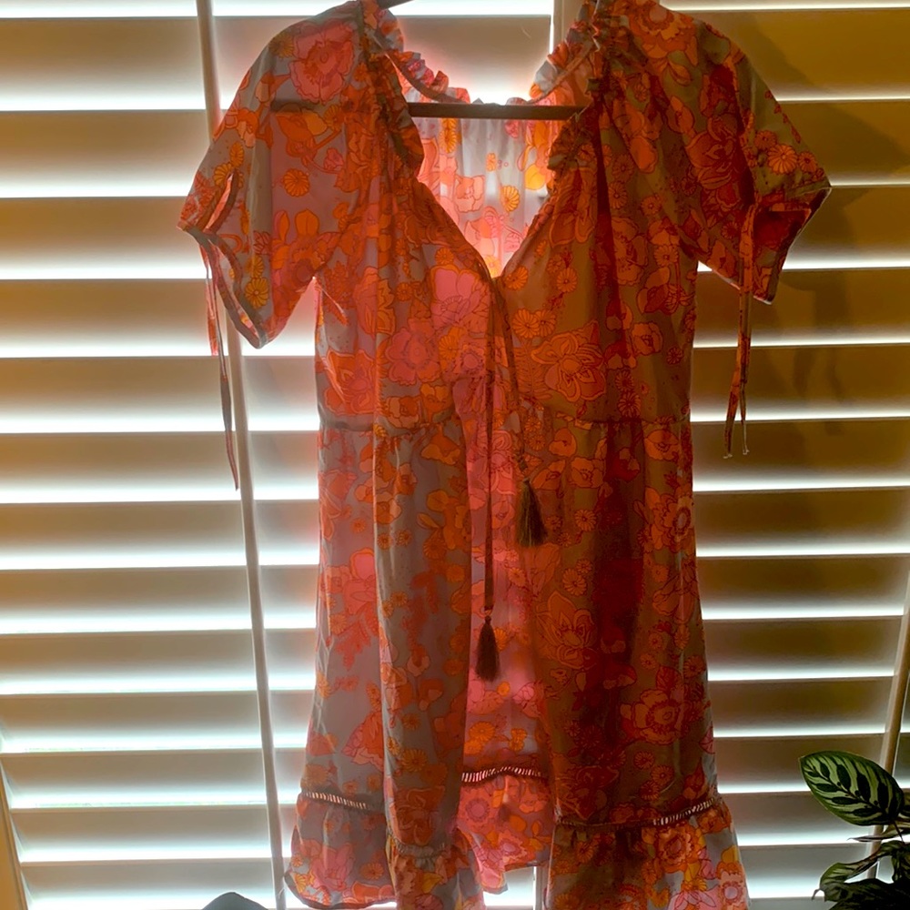 Cute dress for party or even make into a Halloween era dress like brand new